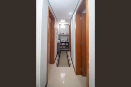 Casa à venda com 100m², 2 quartos e 2 vagas Casa à venda com 100m², 2 quartos e 2 vagasCorredor