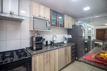 Casa à venda com 100m², 2 quartos e 2 vagas Casa à venda com 100m², 2 quartos e 2 vagasCozinha