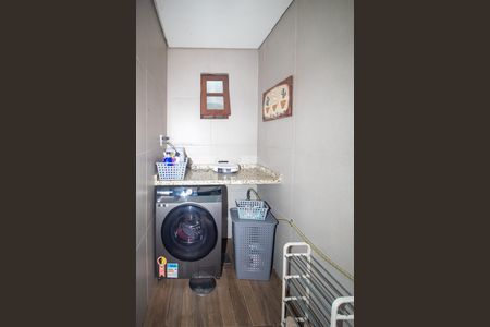 Casa à venda com 100m², 2 quartos e 2 vagas Casa à venda com 100m², 2 quartos e 2 vagasÁrea de Serviço