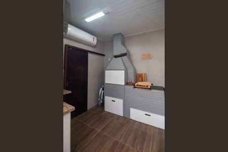 Casa à venda com 100m², 2 quartos e 2 vagas Casa à venda com 100m², 2 quartos e 2 vagasQuintal/Churrasqueira