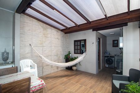 Casa à venda com 100m², 2 quartos e 2 vagas Casa à venda com 100m², 2 quartos e 2 vagasQuintal/Churrasqueira