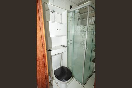 Banheiro de apartamento para alugar com 2 quartos, 59m² em Jardim Itu, Porto Alegre