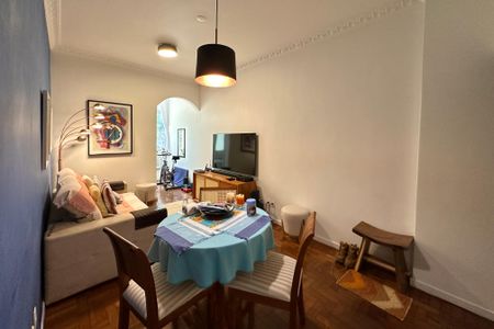 Apartamento à venda com 2 quartos, 75m² em Leme, Rio de Janeiro