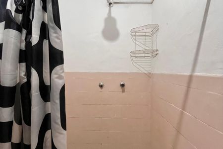 Banheiro de apartamento para alugar com 1 quarto, 26m² em Copacabana, Rio de Janeiro