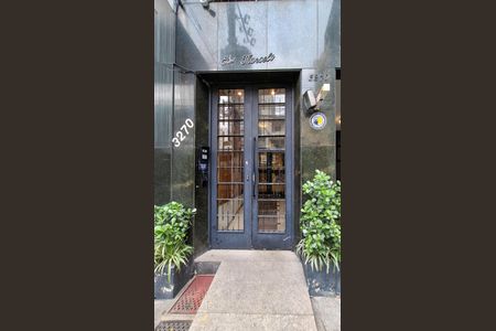 Apartamento à venda com 140m², 3 quartos e 1 vaga Apartamento à venda com 140m², 3 quartos e 1 vagaFachada do Prédio