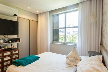 Apartamento à venda com 160m², 3 quartos e 2 vagas Apartamento à venda com 160m², 3 quartos e 2 vagasSuíte 2