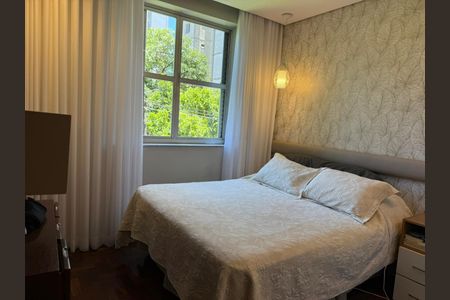 Apartamento à venda com 160m², 3 quartos e 2 vagas Apartamento à venda com 160m², 3 quartos e 2 vagasSuíte 2