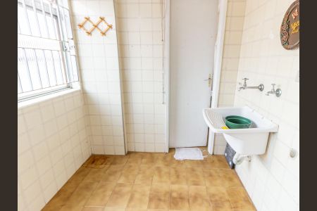 Apartamento à venda com 64m², 2 quartos e 1 vagaÁrea de Serviço