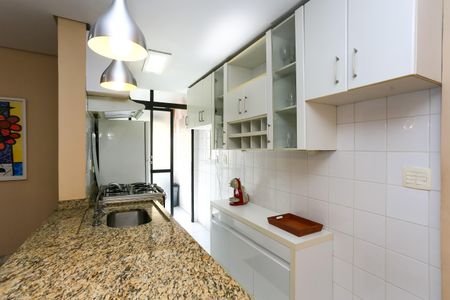 Apartamento à venda com 58m², 2 quartos e 2 vagascozinha