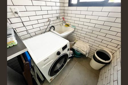 Apartamento à venda com 96m², 3 quartos e 2 vagas Apartamento à venda com 96m², 3 quartos e 2 vagasÁrea de Serviço