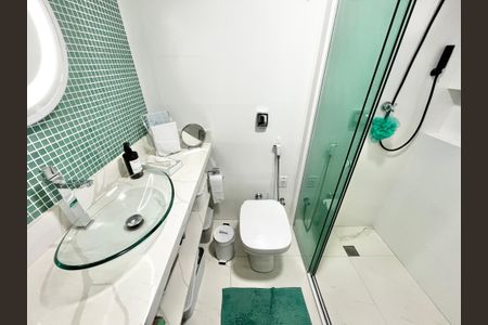 Apartamento à venda com 96m², 3 quartos e 2 vagas Apartamento à venda com 96m², 3 quartos e 2 vagasBanheiro da Suíte