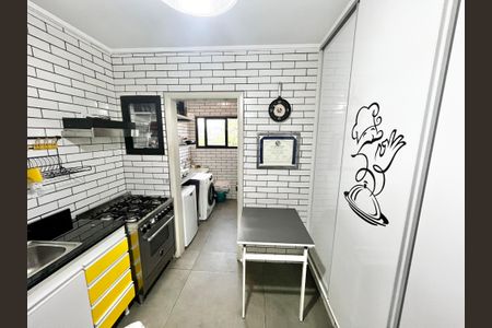 Apartamento à venda com 96m², 3 quartos e 2 vagas Apartamento à venda com 96m², 3 quartos e 2 vagasCozinha