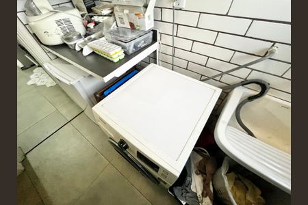 Apartamento à venda com 96m², 3 quartos e 2 vagas Apartamento à venda com 96m², 3 quartos e 2 vagasÁrea de Serviço