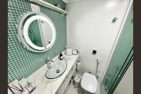 Apartamento à venda com 96m², 3 quartos e 2 vagas Apartamento à venda com 96m², 3 quartos e 2 vagasBanheiro da Suíte