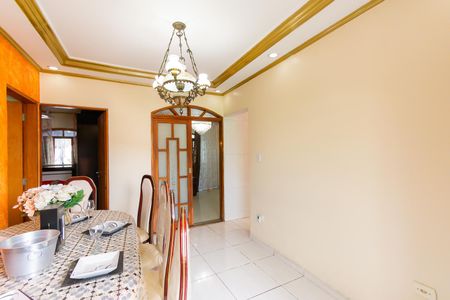 Casa para alugar com 220m², 4 quartos e 1 vaga Casa para alugar com 220m², 4 quartos e 1 vagaSala de Jantar