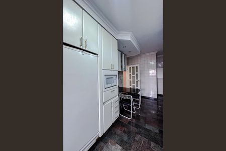 Apartamento à venda com 122m², 4 quartos e 2 vagasCozinha