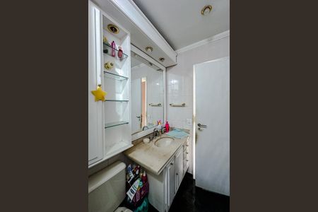 Apartamento à venda com 122m², 4 quartos e 2 vagasBanheiro