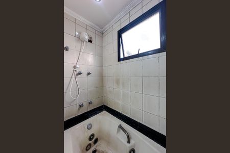 Apartamento à venda com 122m², 4 quartos e 2 vagasBanheiro da Suíte