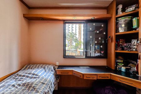 Apartamento à venda com 122m², 4 quartos e 2 vagasQuarto 2