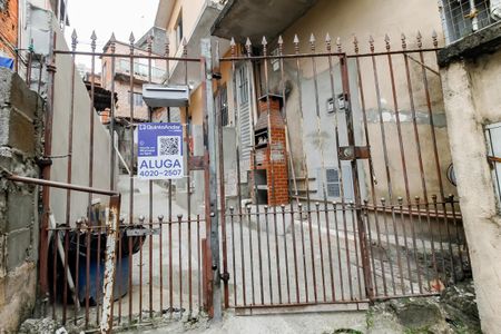 Casa para alugar com 21m², 1 quarto e sem vaga Casa para alugar com 21m², 1 quarto e sem vagaPortão de Entrada