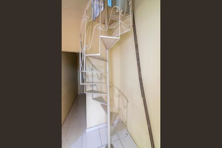 Casa à venda com 558m², 5 quartos e sem vaga Casa à venda com 558m², 5 quartos e sem vagaCasa 2 - Hall do 2º andar