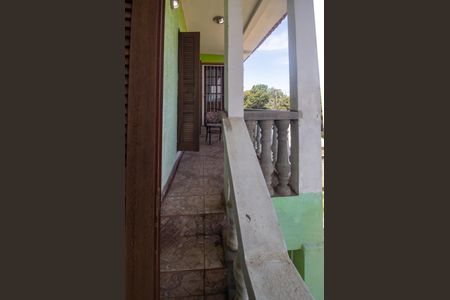 Casa à venda com 300m², 3 quartos e 1 vaga Casa à venda com 300m², 3 quartos e 1 vagavaranda