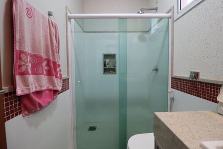 Casa de condomínio para alugar com 352m², 4 quartos e 2 vagasBanheiro da Suíte 2