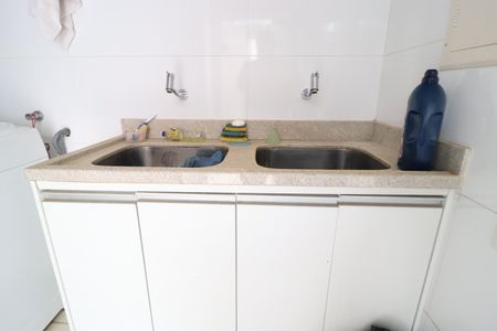 Casa de condomínio para alugar com 352m², 4 quartos e 2 vagasÁrea de Serviço