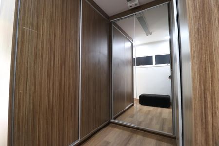 Casa de condomínio para alugar com 352m², 4 quartos e 2 vagasCloset da Suíte