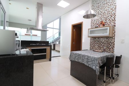 Casa de condomínio para alugar com 352m², 4 quartos e 2 vagasCozinha