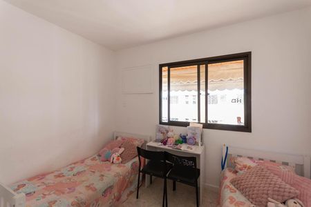 Apartamento à venda com 140m², 3 quartos e 2 vagasQuarto 2
