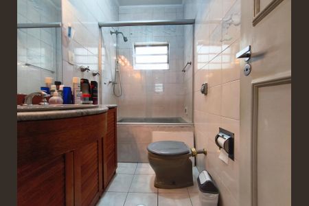 Casa à venda com 350m², 3 quartos e 3 vagasBanheiro da Suíte