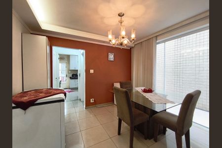 Casa à venda com 350m², 3 quartos e 3 vagasSala