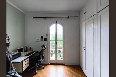 Casa à venda com 350m², 3 quartos e 3 vagasSuíte