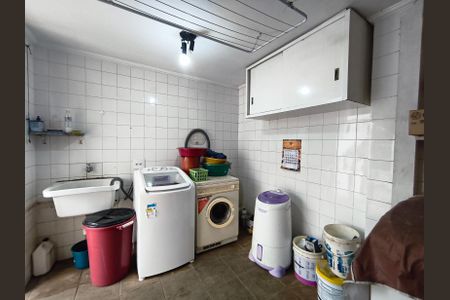 Casa à venda com 350m², 3 quartos e 3 vagasÁrea de Serviço