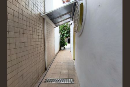 Casa à venda com 350m², 3 quartos e 3 vagasCorredor