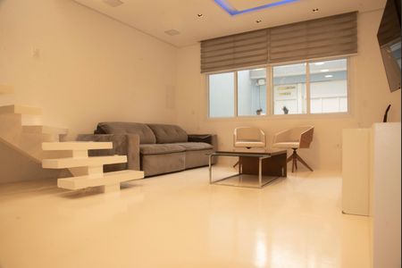 Casa para alugar com 237m², 3 quartos e 3 vagasSala