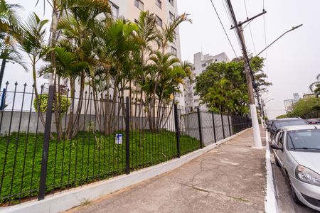 Apartamento à venda com 55m², 2 quartos e 1 vaga Apartamento à venda com 55m², 2 quartos e 1 vagaFachada