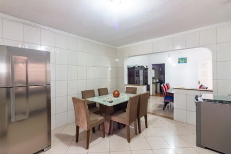 Casa à venda com 275m², 7 quartos e 4 vagas Casa à venda com 275m², 7 quartos e 4 vagasCozinha