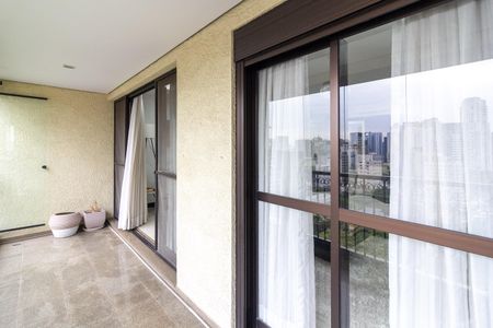 Apartamento para alugar com 134m², 3 quartos e 2 vagasVaranda