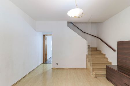 Casa para alugar com 100m², 2 quartos e 1 vagaSala