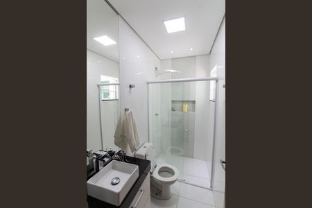 Casa à venda com 178m², 3 quartos e 3 vagas Casa à venda com 178m², 3 quartos e 3 vagasBanheiro da Suíte 2