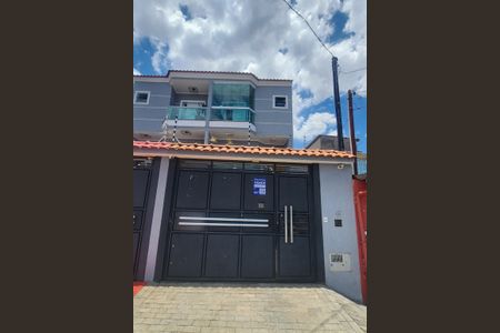 Casa à venda com 178m², 3 quartos e 3 vagas Casa à venda com 178m², 3 quartos e 3 vagasFachada