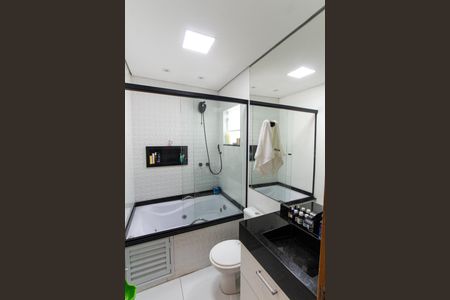 Casa à venda com 178m², 3 quartos e 3 vagas Casa à venda com 178m², 3 quartos e 3 vagasBanheiro da Suíte 3