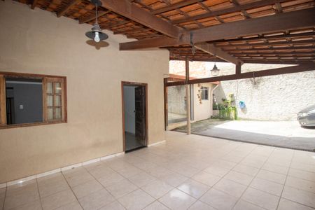 Casa à venda com 163m², 4 quartos e 8 vagasVaranda