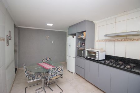 Casa à venda com 163m², 4 quartos e 8 vagasCozinha