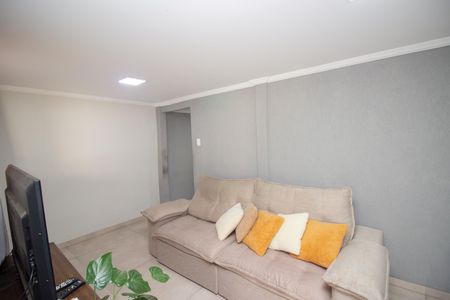 Sala de casa à venda com 4 quartos, 163m² em Santa Helena, Contagem