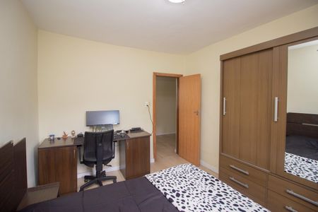 Casa à venda com 163m², 4 quartos e 8 vagasQuarto 2