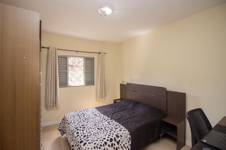 Casa à venda com 163m², 4 quartos e 8 vagasQuarto 2