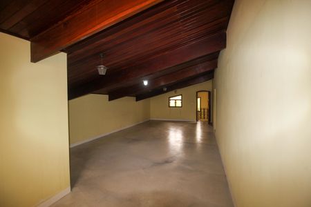 Casa para alugar com 660m², 5 quartos e 3 vagasSótão
